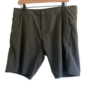VUORI SHORTS Size 34 waist